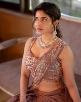 Iswarya Menon Latest pics